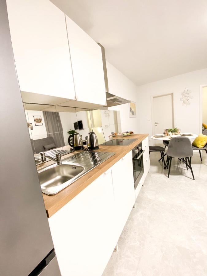Olea Apartments Pobegi Exteriör bild