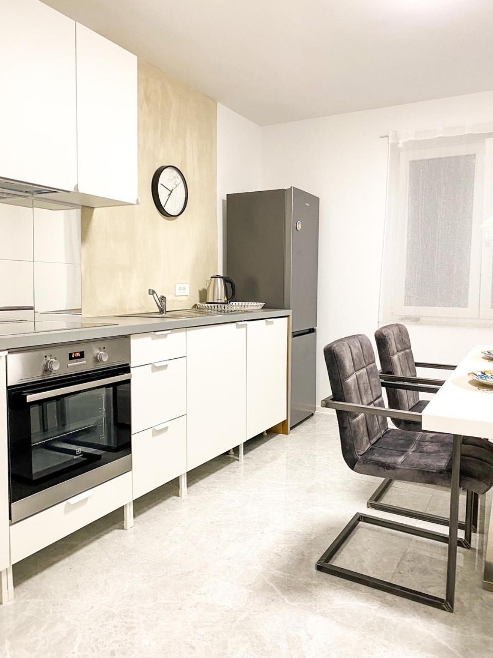 Olea Apartments Pobegi Exteriör bild